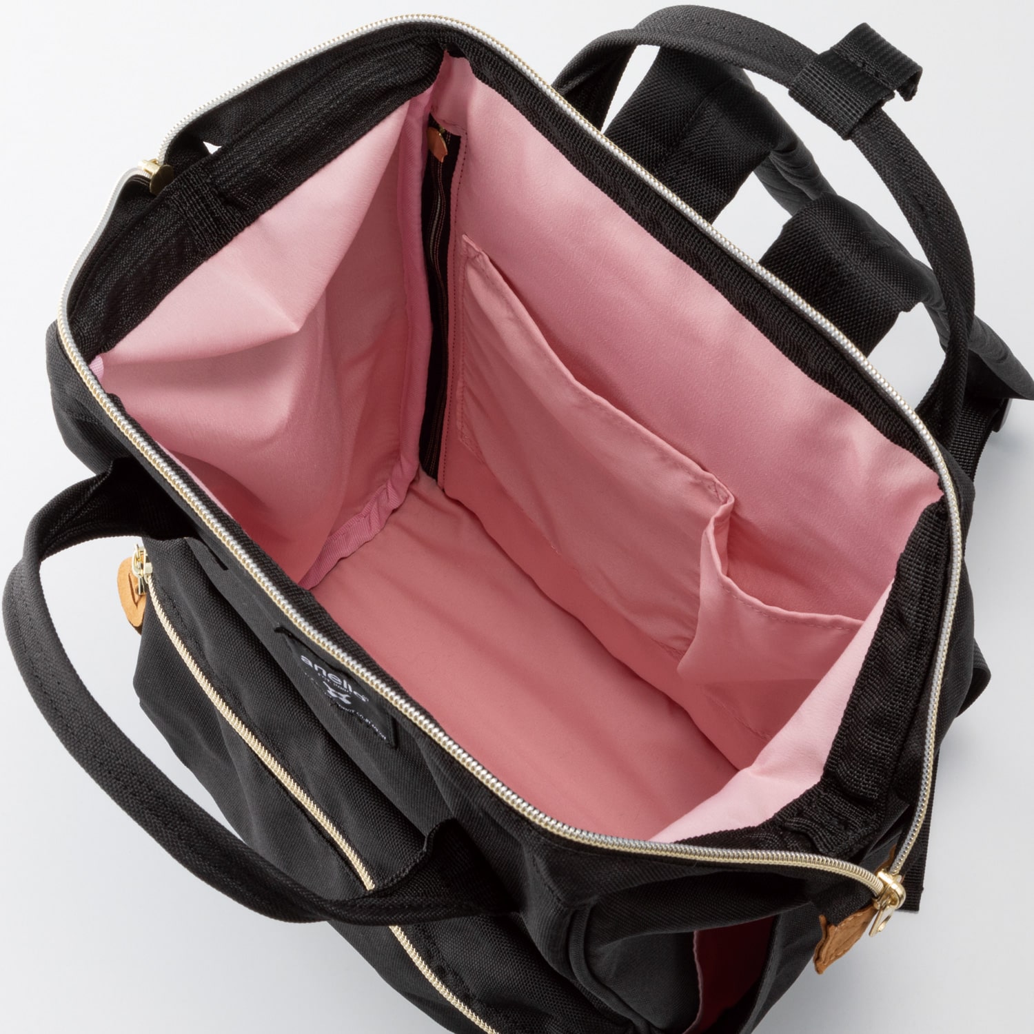 アネロ リュック ブラック