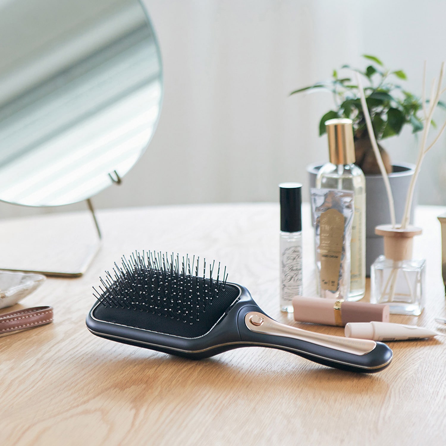 コイズミ マイナスイオンリセットブラシ グレー