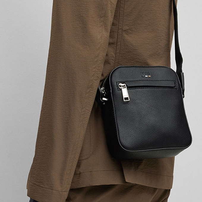 ボス ショルダーバッグ