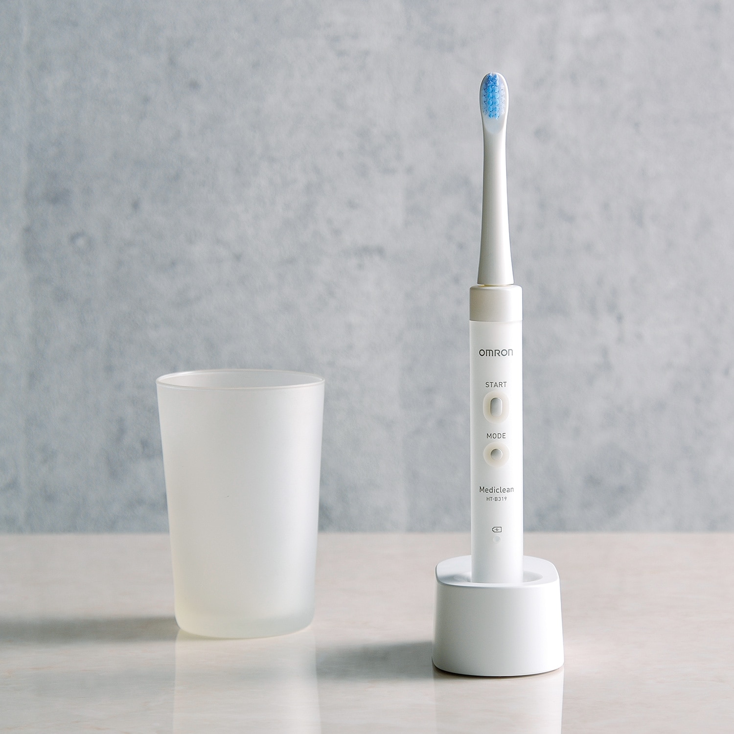 電動歯ブラシ omron mediclean 907 OMRON Mediclean 304 電動歯ブラシ本体 - メルカリ