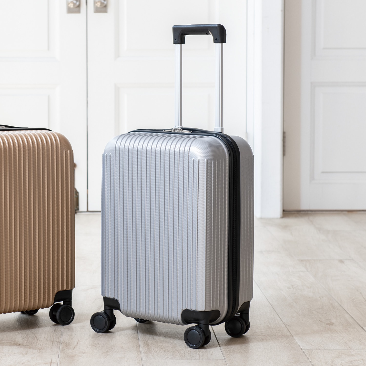 キャリーケース(新品)シルバー ゼロハリバートン公式オンラインストア｜Geo Aluminum 3.0 | 26
