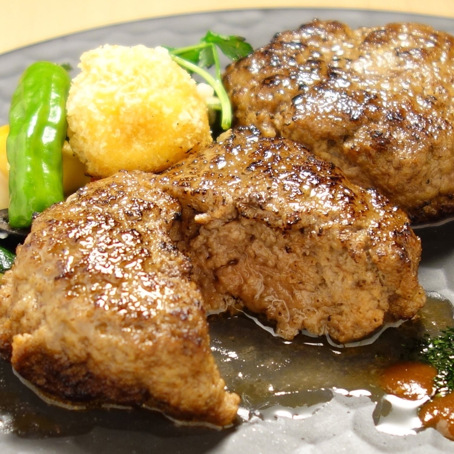 あか牛ハンバーグ